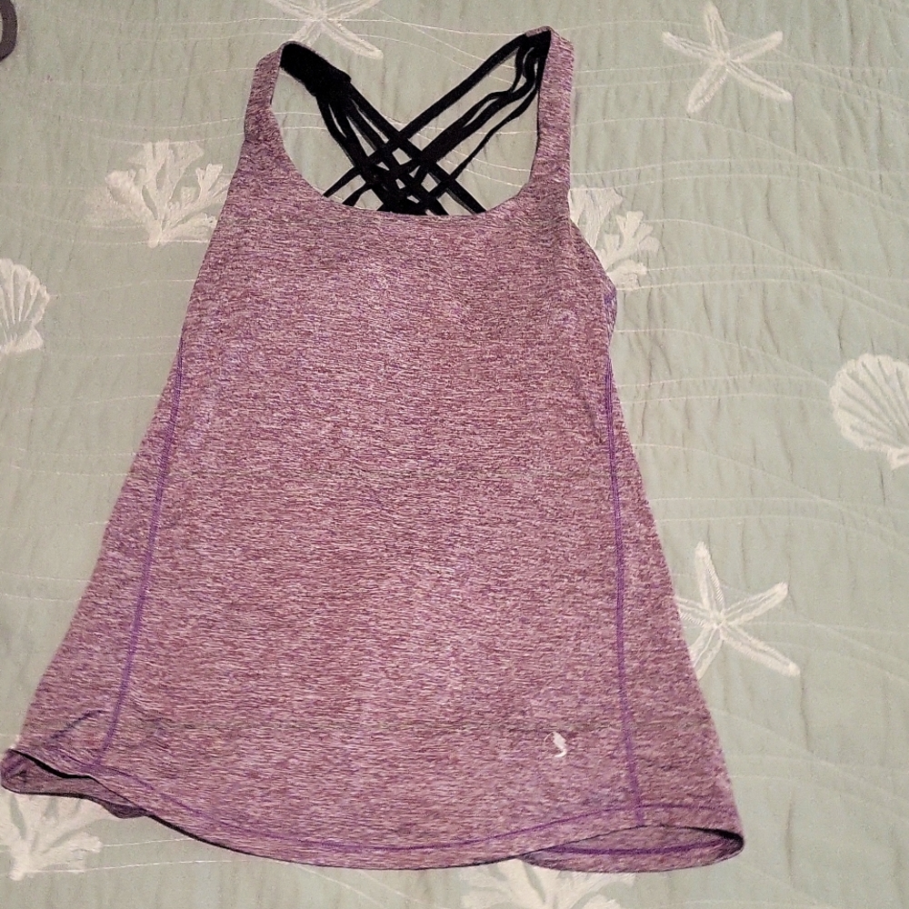 Cut out yoga top with built-in bra